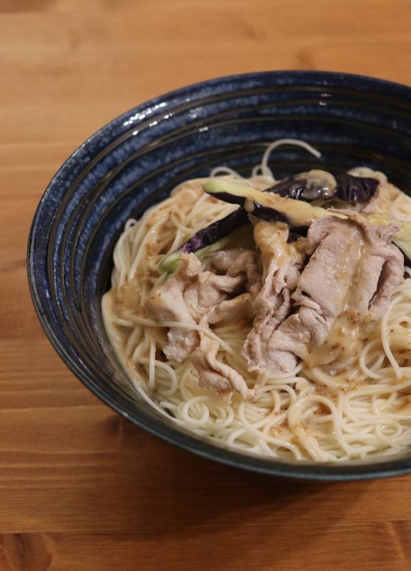 【そうめんアレンジレシピ】夏野菜や市販のドレッシングで！  超簡単さっぱりレシピ | HugMug