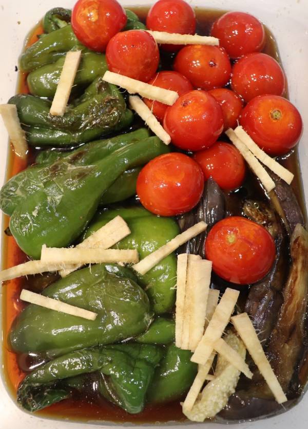 【そうめんアレンジレシピ】夏野菜や市販のドレッシングで！  超簡単さっぱりレシピ | HugMug