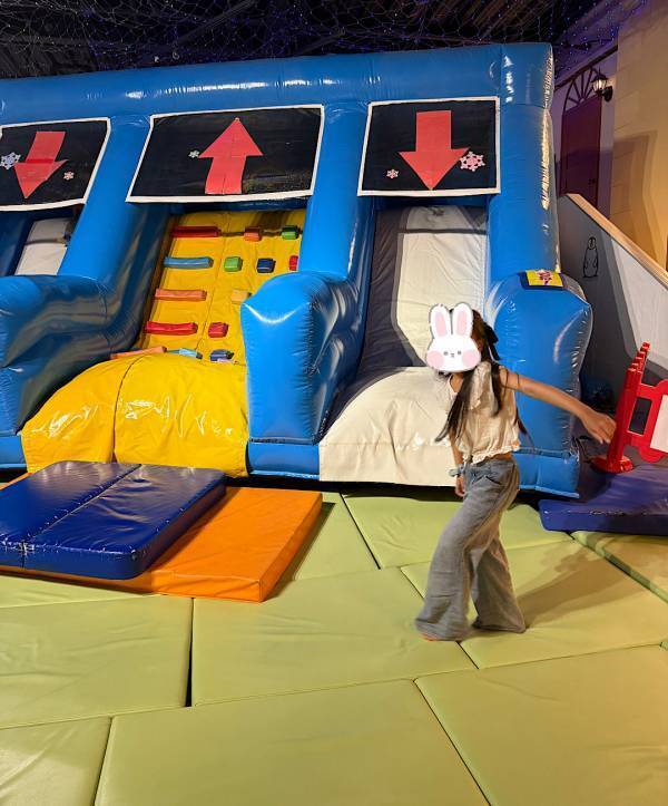 真夏に雪遊び！？駅直結の室内遊び場【東京あそびマーレ】が最高すぎた！ | HugMug