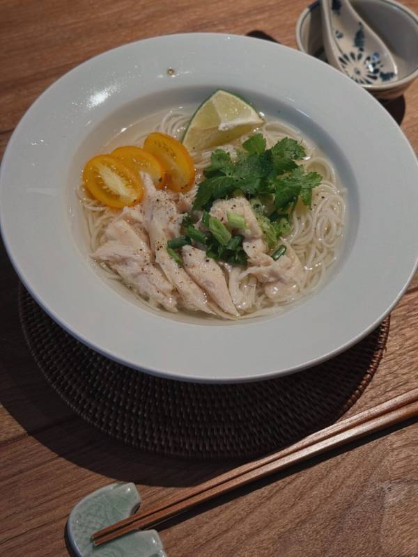 【素麺アレンジレシピ】とまらない美味しさ！素麺がタイ風フォー＆ラーメンに | HugMug