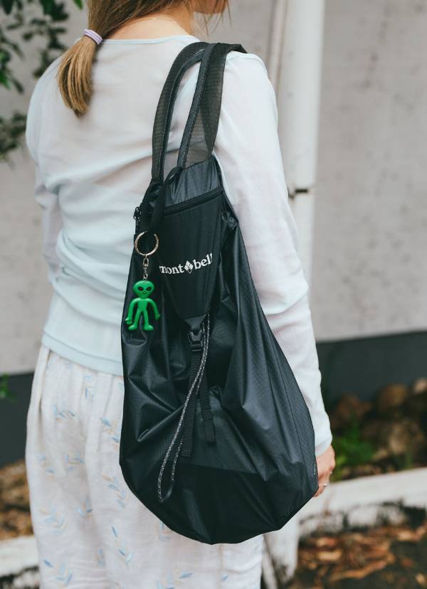 透け感ある長袖でちょっと秋を先取り！6(ROKU)のトップスが超使える | HugMug