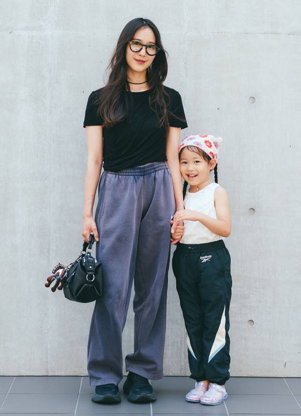 スポーティMIXのお手本コーデ。きちんと小物がサマ見えの秘訣 | HugMug