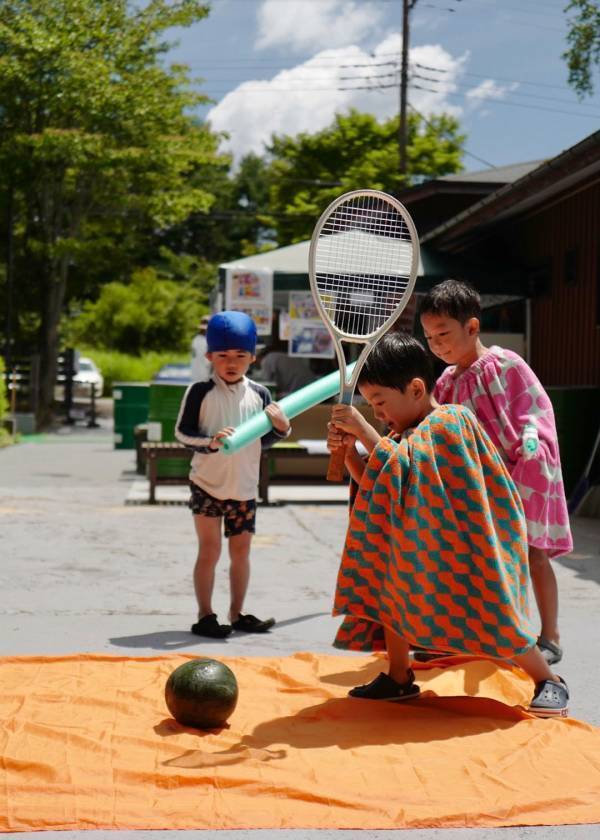 「東京＆山梨、家族で過ごす夏休み」武智志穂の沖縄でのんびり双子育児 Vol.60 | HugMug