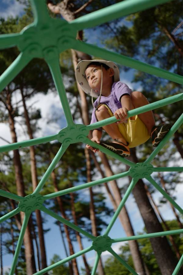 「東京＆山梨、家族で過ごす夏休み」武智志穂の沖縄でのんびり双子育児 Vol.60 | HugMug