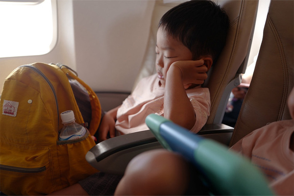 「東京＆山梨、家族で過ごす夏休み」武智志穂の沖縄でのんびり双子育児 Vol.60 | HugMug