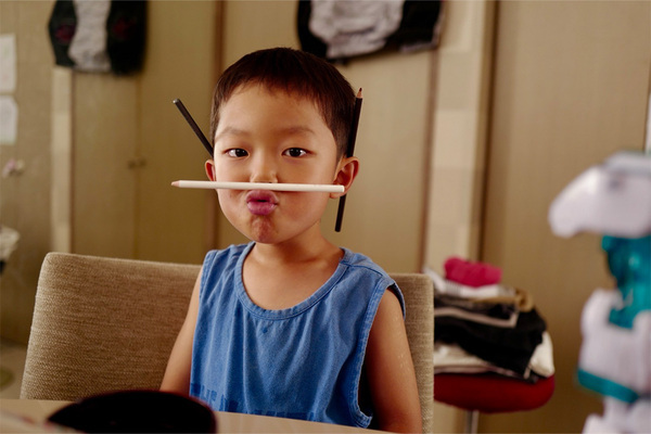 「東京＆山梨、家族で過ごす夏休み」武智志穂の沖縄でのんびり双子育児 Vol.60 | HugMug