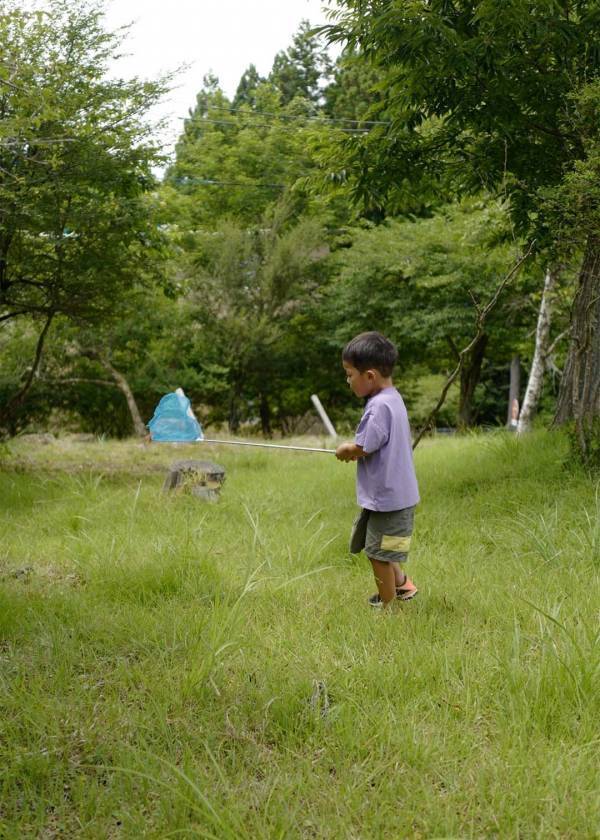 「東京＆山梨、家族で過ごす夏休み」武智志穂の沖縄でのんびり双子育児 Vol.60 | HugMug
