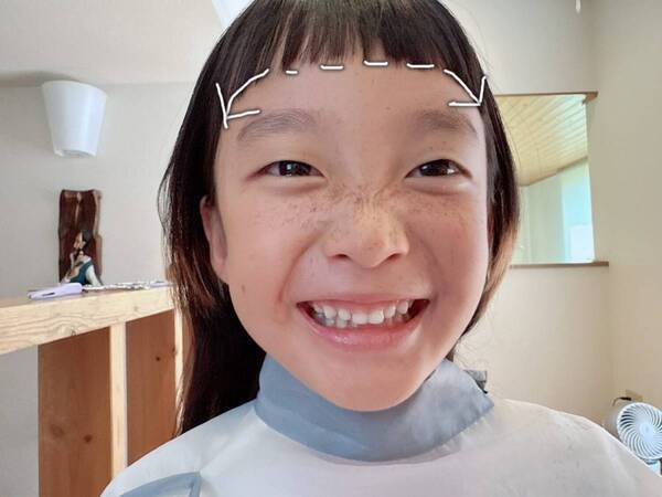 美容師ママが伝授！初心者でもできる子どもの前髪セルフカットのコツ3選 | HugMug
