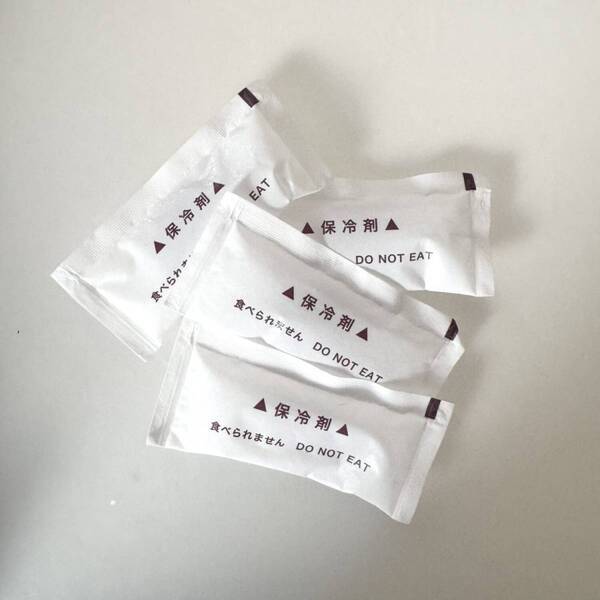 【親子で工作】自由研究にも！保冷剤を使った消臭剤作り | HugMug