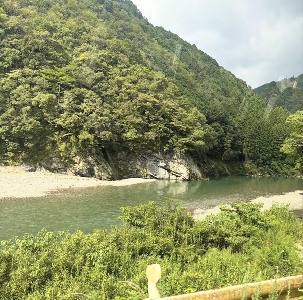 洞窟内は真夏でも17℃！【地底王国 美川ムーバレー】で謎解き冒険＆宝石探し体験 | HugMug