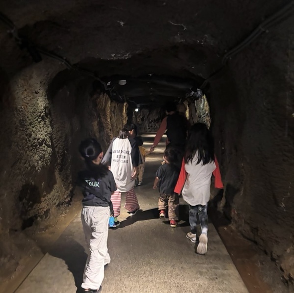 洞窟内は真夏でも17℃！【地底王国 美川ムーバレー】で謎解き冒険＆宝石探し体験 | HugMug