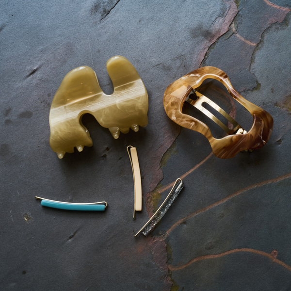 忙しい朝でも即おしゃれ！今どきヘアアクセ6選。美容師ママがやってる可愛い付け方【ボブ&amp;ロング必見】 | HugMug