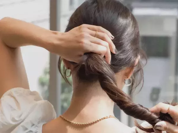 忙しい朝でも即おしゃれ！今どきヘアアクセ6選。美容師ママがやってる可愛い付け方【ボブ&amp;ロング必見】 | HugMug