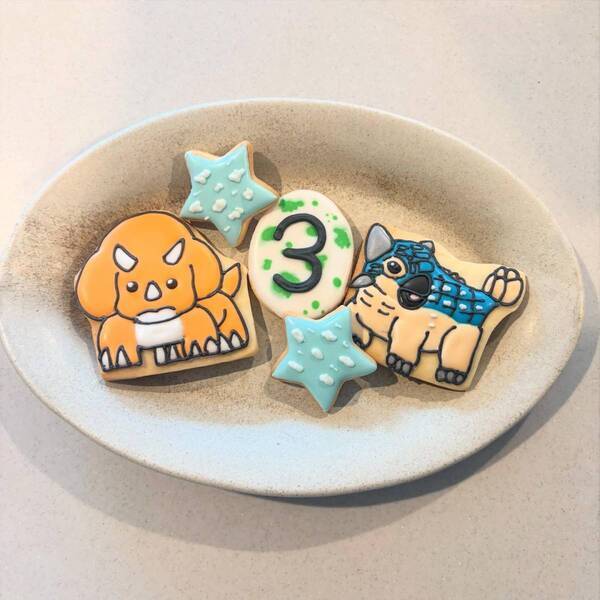 恐竜好き必見【誕生日】Amazonで揃う飾りつけ＆オーダーケーキでお祝い | HugMug