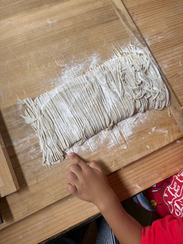 天ぷら無料が嬉しい！親子で食育！蕎麦打ち体験レポート【愛知・岡崎市】 | HugMug