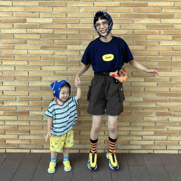 柄×色合わせでさりげなくリンクが気分！ドラえもんに会いに行くコーディネート【さあやの親子コーデログ】 | HugMug