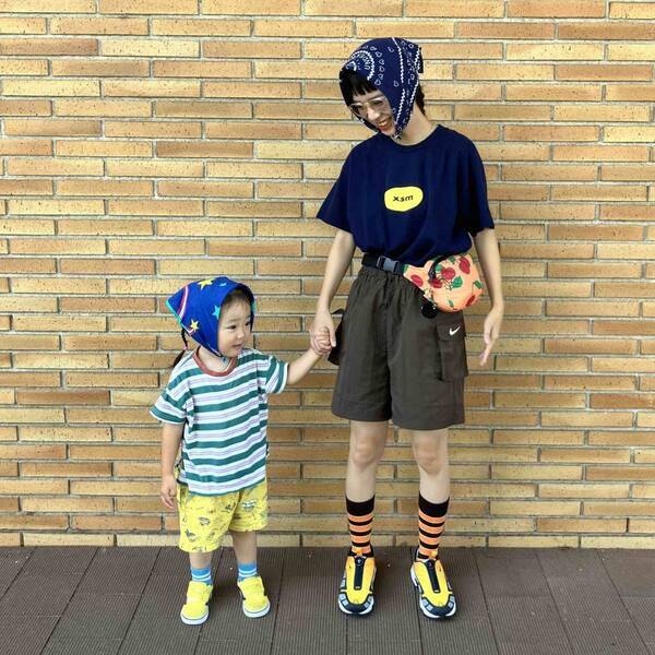 柄×色合わせでさりげなくリンクが気分！ドラえもんに会いに行くコーディネート【さあやの親子コーデログ】 | HugMug