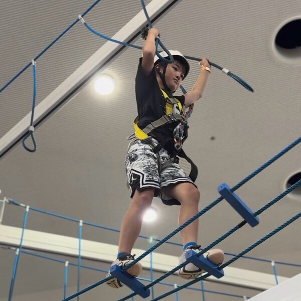 屋内アスレチック【トンデミ平和島】親子でスリル満点のクライミング＆トランポリン体験 | HugMug