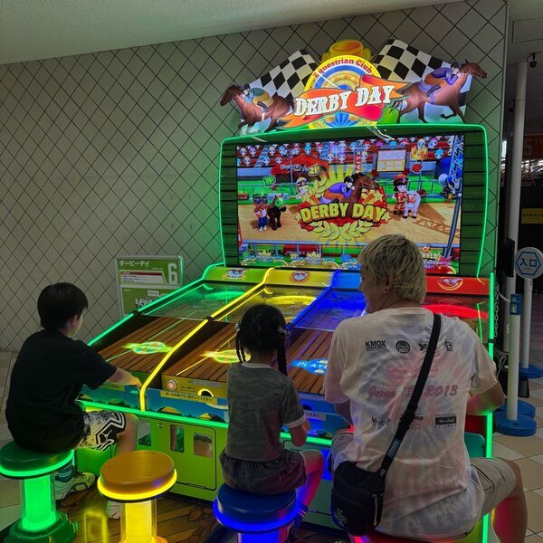 屋内アスレチック【トンデミ平和島】親子でスリル満点のクライミング＆トランポリン体験 | HugMug