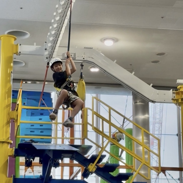 屋内アスレチック【トンデミ平和島】親子でスリル満点のクライミング＆トランポリン体験 | HugMug