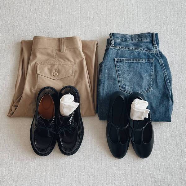 【UNIQLO:C】新作シューズ＆パンツでつくる！ 秋コーデ高見えアイテム4選 | HugMug