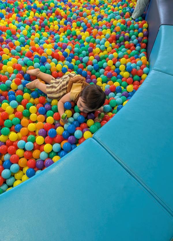 【2025最新】都内で子どもと行きたい！ 体験型SDGs施設「ITOCHU」の全貌を徹底レポ | HugMug