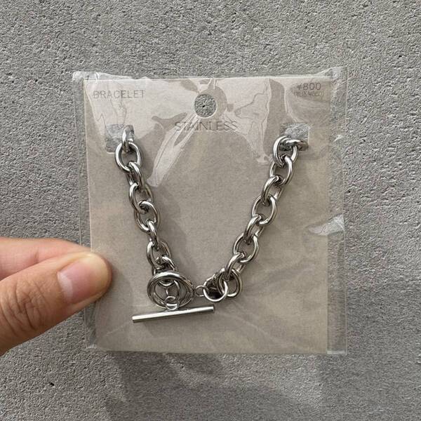 【3COINS】550円から買える！錆びない・変色しないステンレスアクセが神すぎた | HugMug