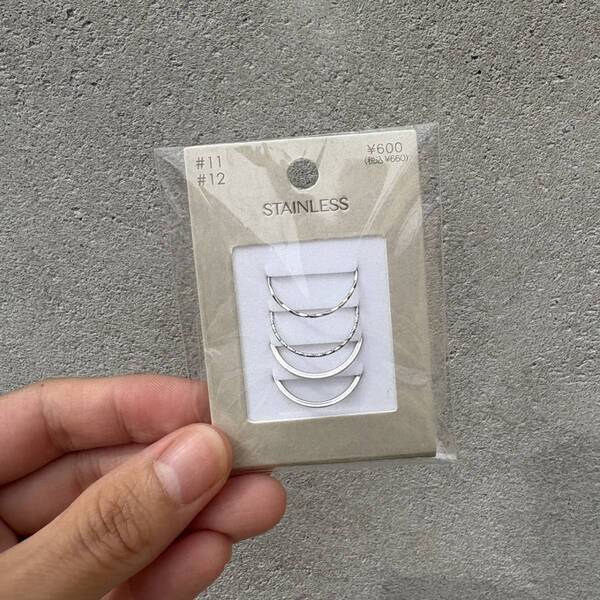 【3COINS】550円から買える！錆びない・変色しないステンレスアクセが神すぎた | HugMug