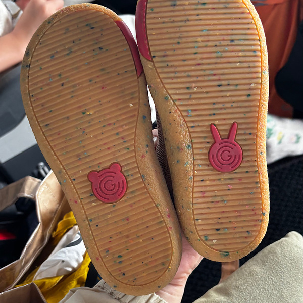 子どもの足の成長を守る！今話題の【ベアフットシューズ】3つの魅力 | HugMug