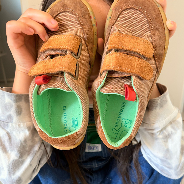 子どもの足の成長を守る！今話題の【ベアフットシューズ】3つの魅力 | HugMug