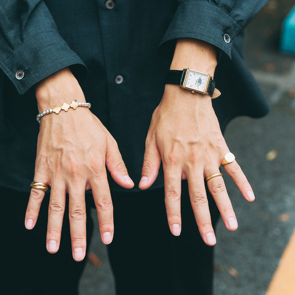 秋のトレンド「ブラウン」はこう着る！ ニットビスチェで技ありコーデ | HugMug