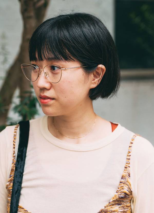 秋のトレンド「ブラウン」はこう着る！ ニットビスチェで技ありコーデ | HugMug