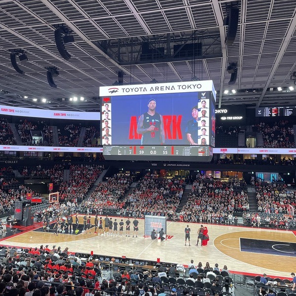 お台場新名所【TOYOTAアリーナ東京】で子連れバスケ観戦！キッズエリアやファミリールームなど嬉しい設備満載 | HugMug