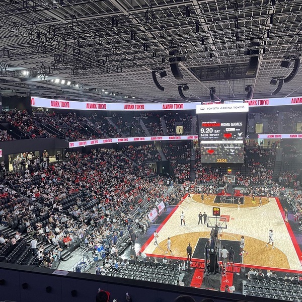 お台場新名所【TOYOTAアリーナ東京】で子連れバスケ観戦！キッズエリアやファミリールームなど嬉しい設備満載 | HugMug