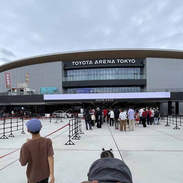 お台場新名所【TOYOTAアリーナ東京】で子連れバスケ観戦！キッズエリアやファミリールームなど嬉しい設備満載 | HugMug