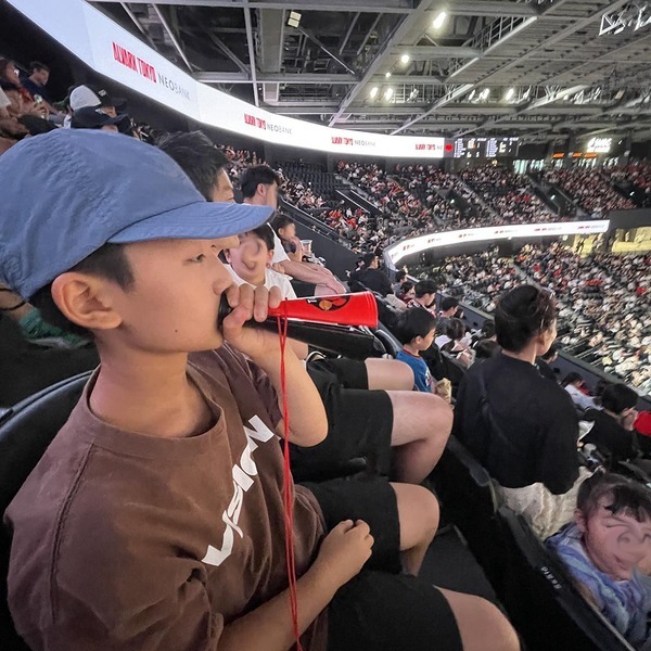 お台場新名所【TOYOTAアリーナ東京】で子連れバスケ観戦！キッズエリアやファミリールームなど嬉しい設備満載 | HugMug