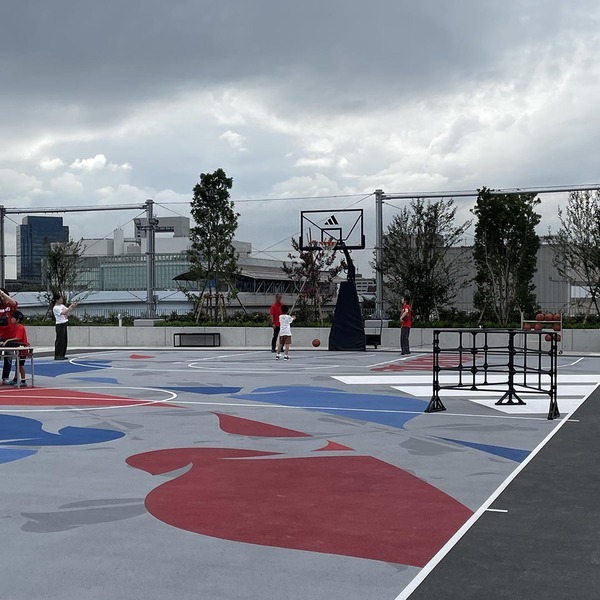 お台場新名所【TOYOTAアリーナ東京】で子連れバスケ観戦！キッズエリアやファミリールームなど嬉しい設備満載 | HugMug