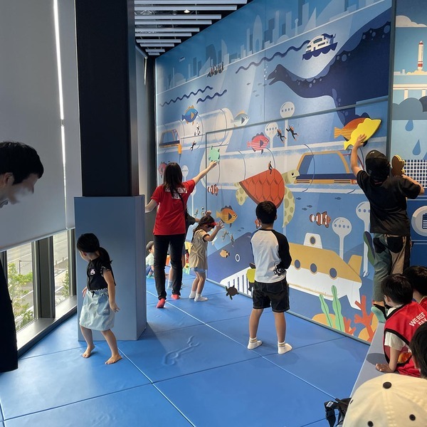 お台場新名所【TOYOTAアリーナ東京】で子連れバスケ観戦！キッズエリアやファミリールームなど嬉しい設備満載 | HugMug