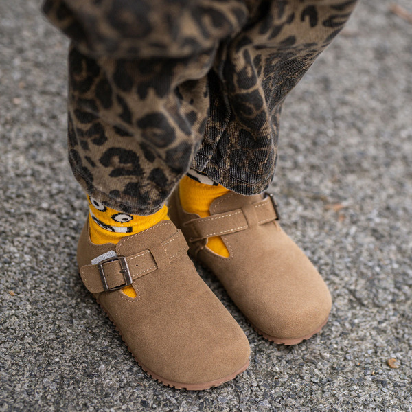 マンネリ化回避！きれいめシャツを格上げするコーデ術とは？ | HugMug