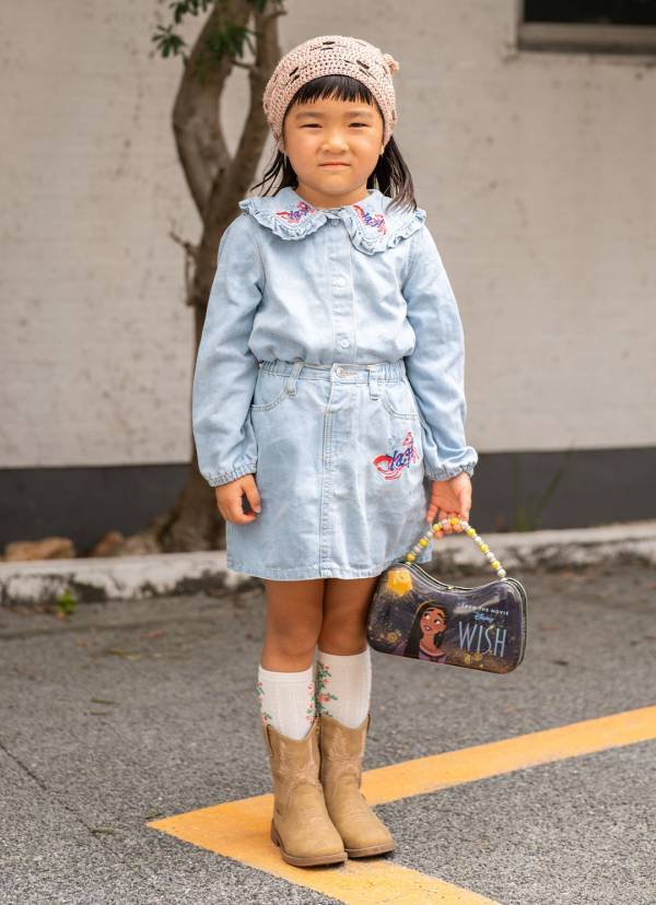 マンネリ化回避！きれいめシャツを格上げするコーデ術とは？ | HugMug