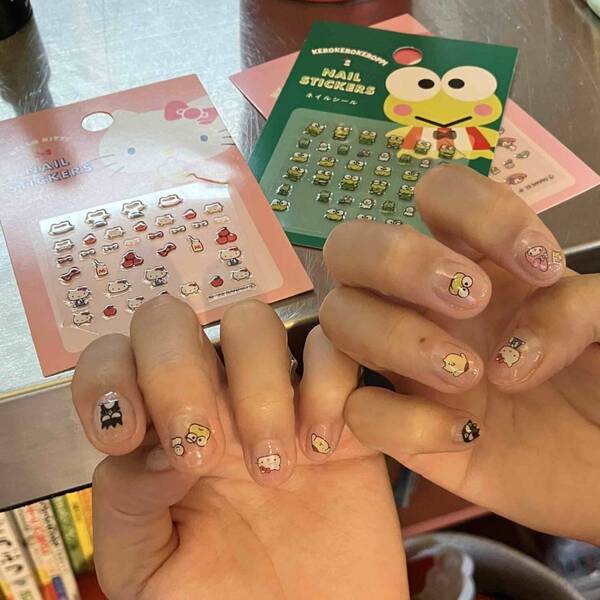 ありがとう【ダイソー】！！サンリオネイルシール種類豊富で100円！ジェルネイルで簡単長持ち | HugMug