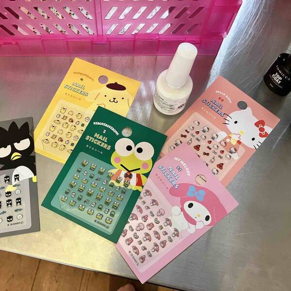 ありがとう【ダイソー】！！サンリオネイルシール種類豊富で100円！ジェルネイルで簡単長持ち | HugMug