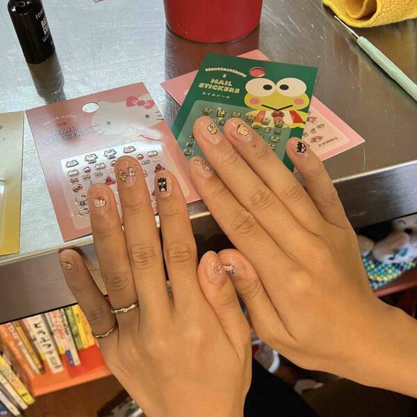 ありがとう【ダイソー】！！サンリオネイルシール種類豊富で100円！ジェルネイルで簡単長持ち | HugMug