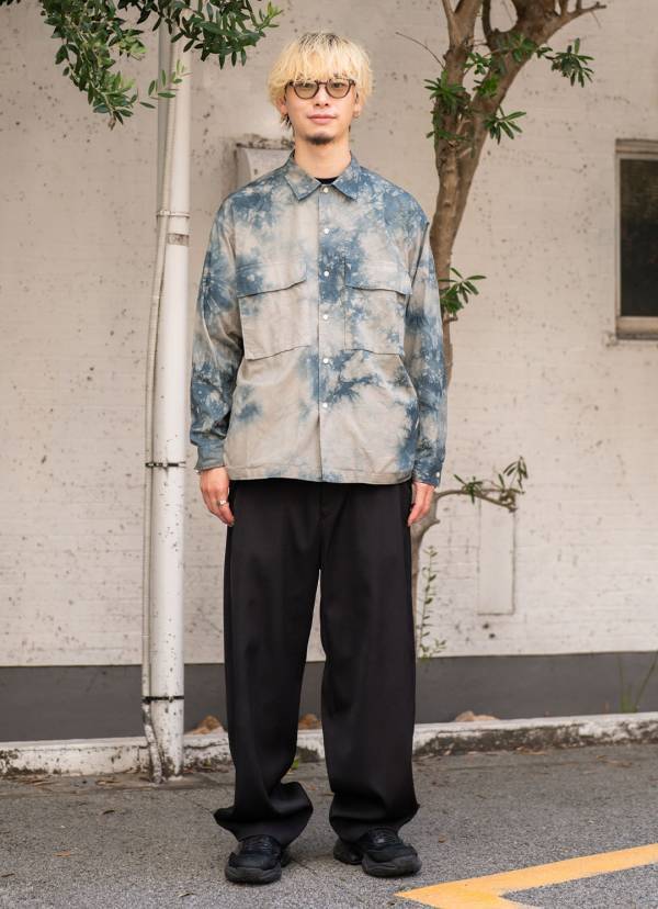 美容師夫婦による定番シャツのモードな着こなし術 | HugMug