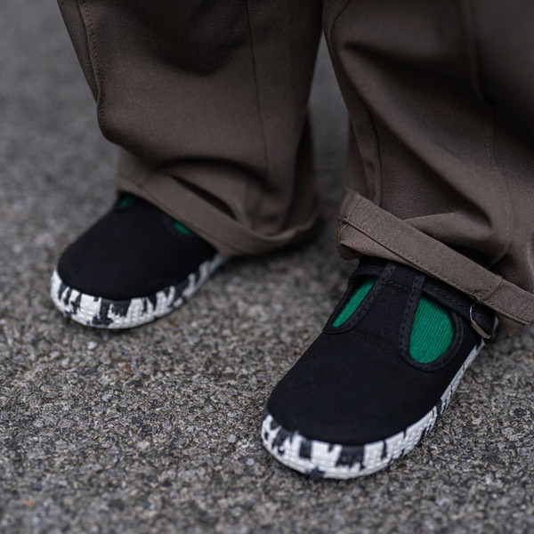 美容師夫婦による定番シャツのモードな着こなし術 | HugMug