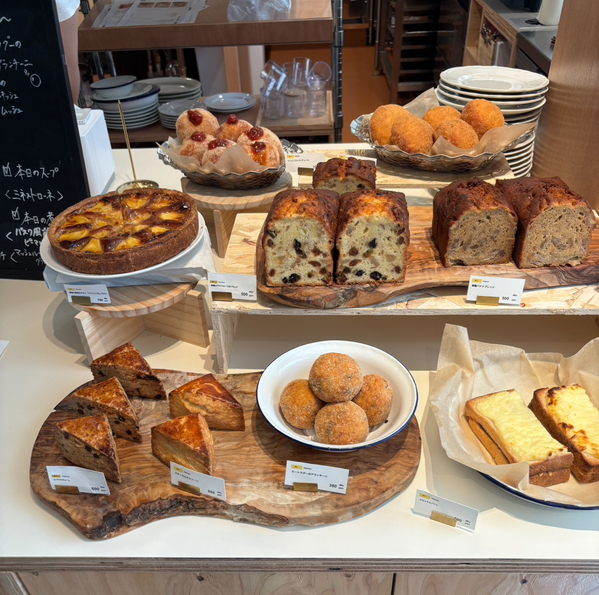 【池尻】廃校がおしゃれな複合施設に！「HOME/WORK VILLAGE」＆ミニSLに乗れる親子一日満喫プラン | HugMug