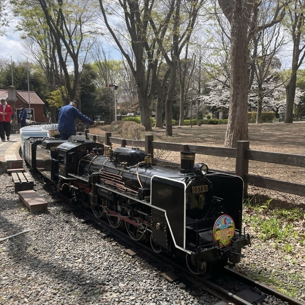 【池尻】廃校がおしゃれな複合施設に！「HOME/WORK VILLAGE」＆ミニSLに乗れる親子一日満喫プラン | HugMug