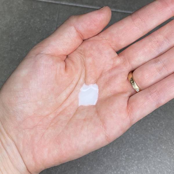 【フェムケア初心者必見】ドラッグストアで買える！ベストコスメ受賞“iroha INTIMATE CARE”って？ | HugMug