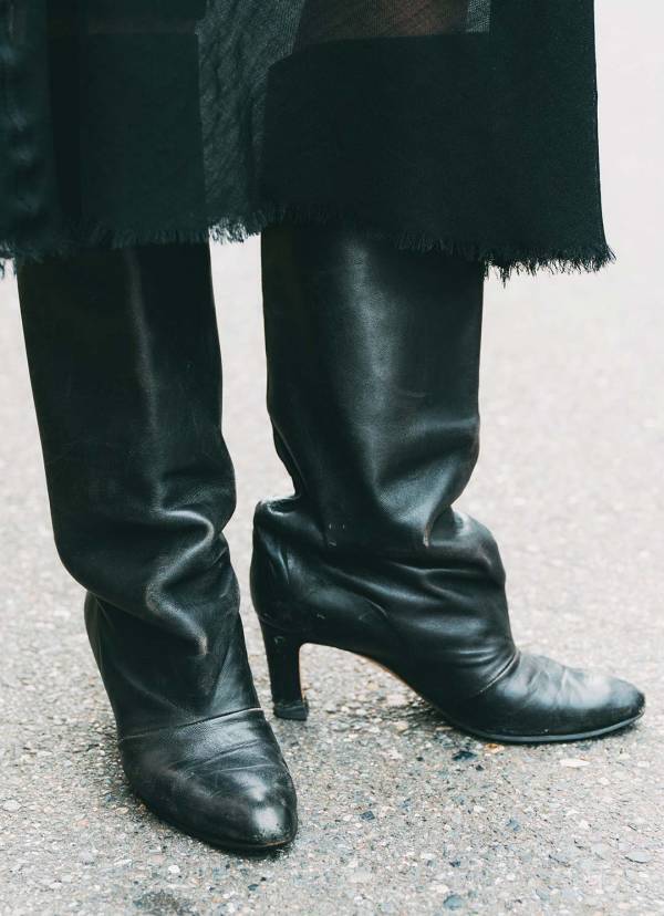 着回し力抜群なベストアウターがつかえる！ 秋のキレイめカジュアルコーデ | HugMug