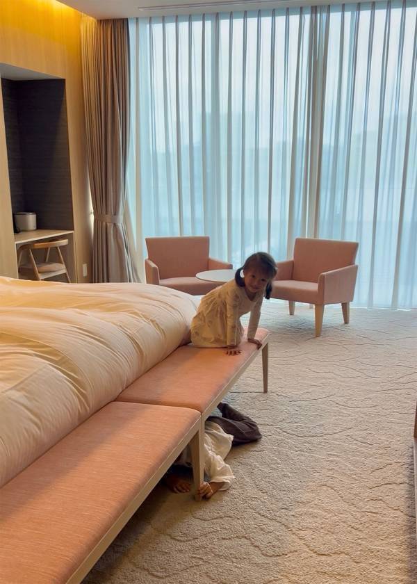 「隈研吾デザイン・宮崎シティホテル宿泊レポ」武智志穂の沖縄でのんびり双子育児 Vol.62 | HugMug